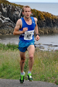 Carl Avery on his way to winning the Northumberland Coastal Run 2015